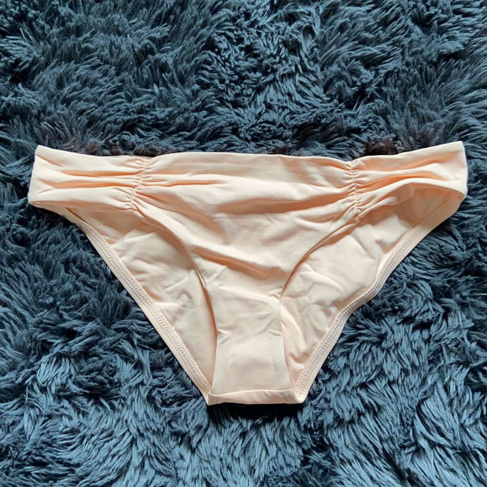 L*SPACE PASTEL PEACH SWIM BOTTOM SIZE SMALL